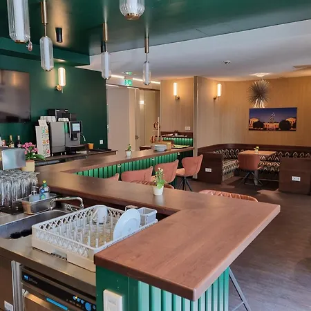 Hotel Carathotel 3*