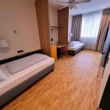Myminga13 - & Serviced 3* Munich