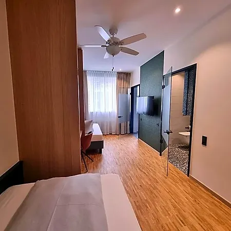 Myminga13 - & Serviced 3* Munich