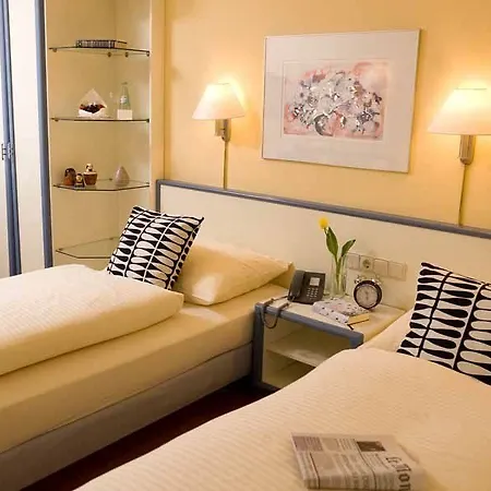 Hotel Carathotel 3*