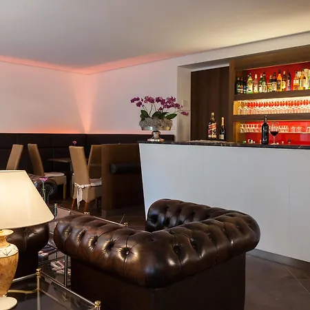 Hotel Carathotel 3*